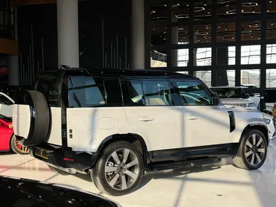 2026 لاند روفر ديفيندر اتش اس اي