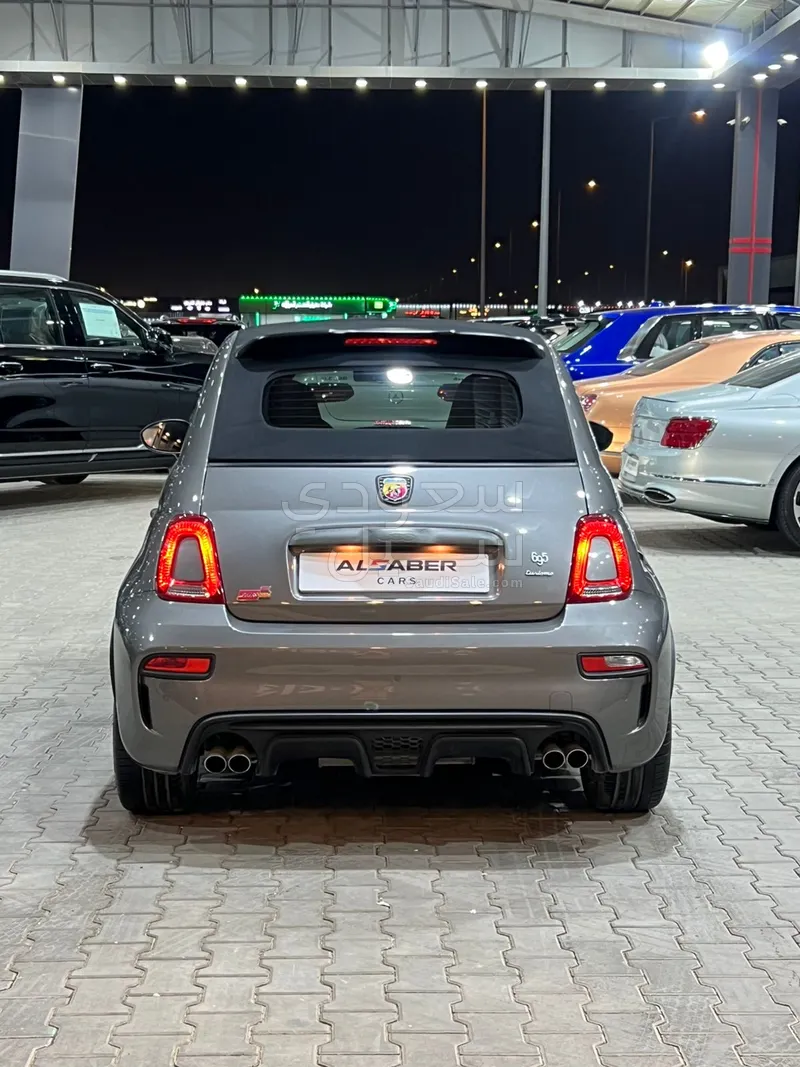 2023 فيات ابارث 695 توريزمو