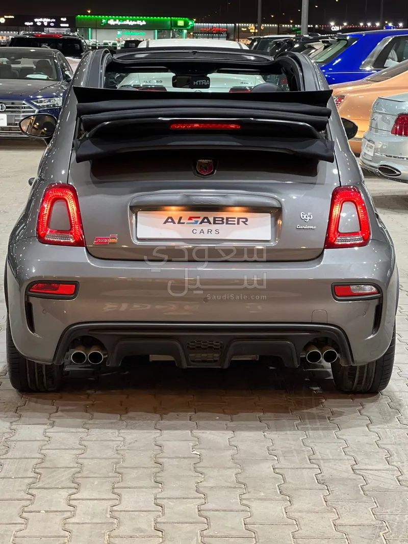 2023 فيات ابارث 695 توريزمو