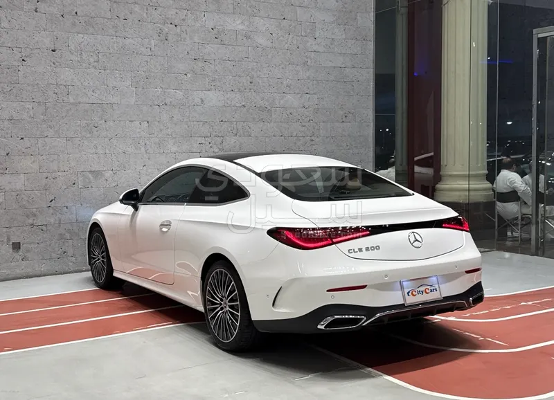 2024 مرسيدس - بنز سي إل إي 200