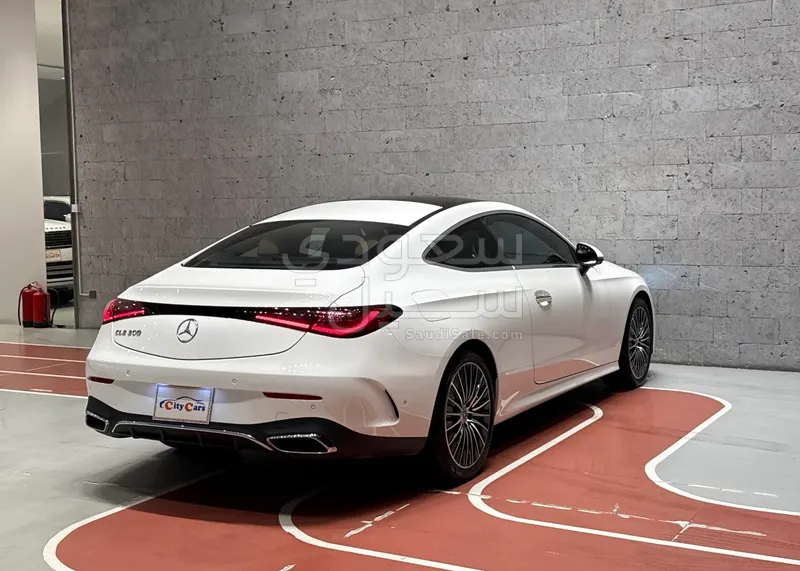 2024 مرسيدس - بنز سي إل إي 200