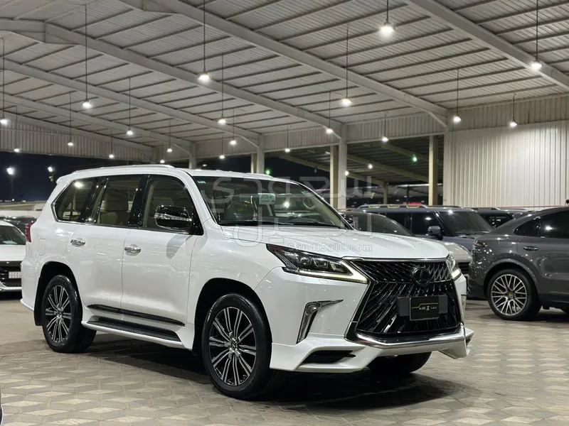 2019 لكزس إل إكس 570