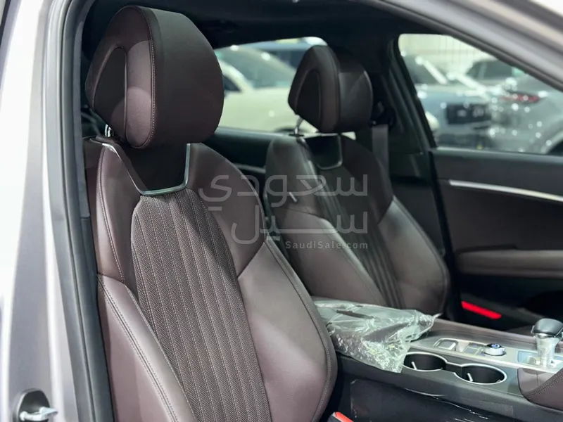 2023 جينيسيس جي 70