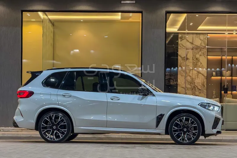 2020 بي ام دبليو الفئة اكس 5 إم كومبيتيشن