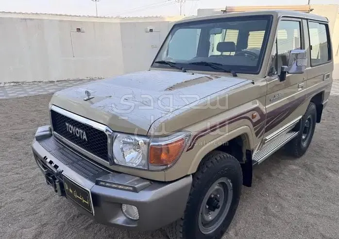 2016 تويوتا لاند كروزر ربع