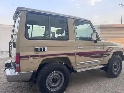 2016 تويوتا لاند كروزر ربع