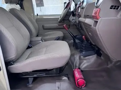 2016 تويوتا لاند كروزر ربع