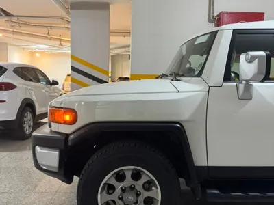 2012 تويوتا اف جي كروزر 1