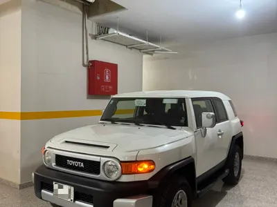 2012 تويوتا اف جي كروزر 1