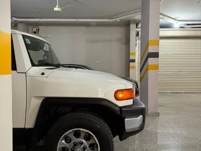 2012 تويوتا اف جي كروزر 1