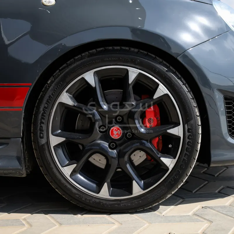 2019 فيات ابارث 595 كومبيتزيون