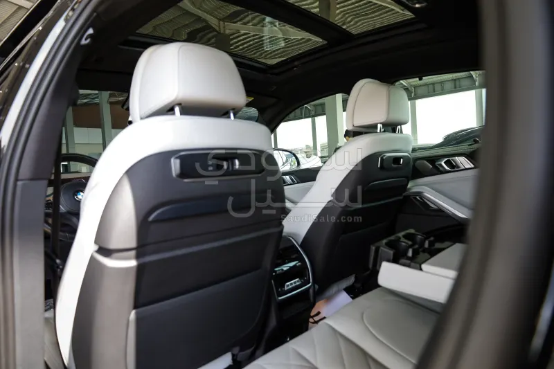 2025 بي ام دبليو الفئة اكس 6