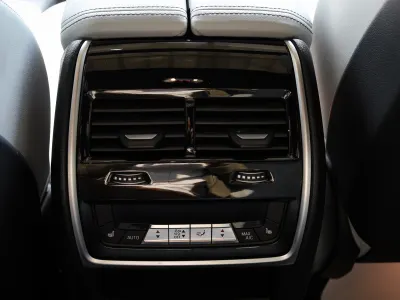 2025 بي ام دبليو الفئة اكس 6