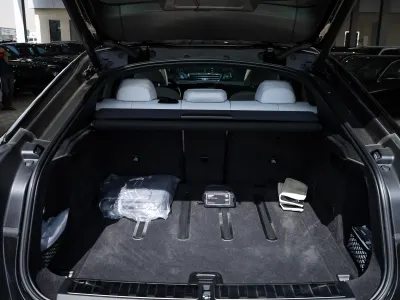 2025 بي ام دبليو الفئة اكس 6