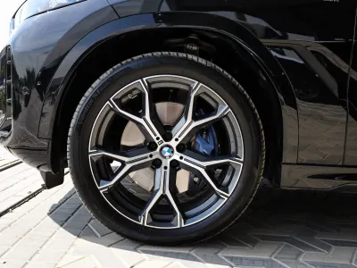 2025 بي ام دبليو الفئة اكس 6