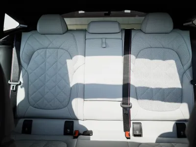 2025 بي ام دبليو الفئة اكس 6