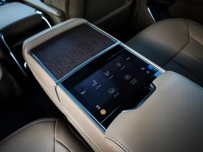 2023 لاند روفر رينج روفر اوتوبيوغرافي