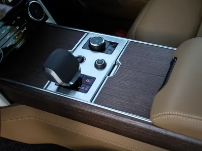 2023 لاند روفر رينج روفر اوتوبيوغرافي