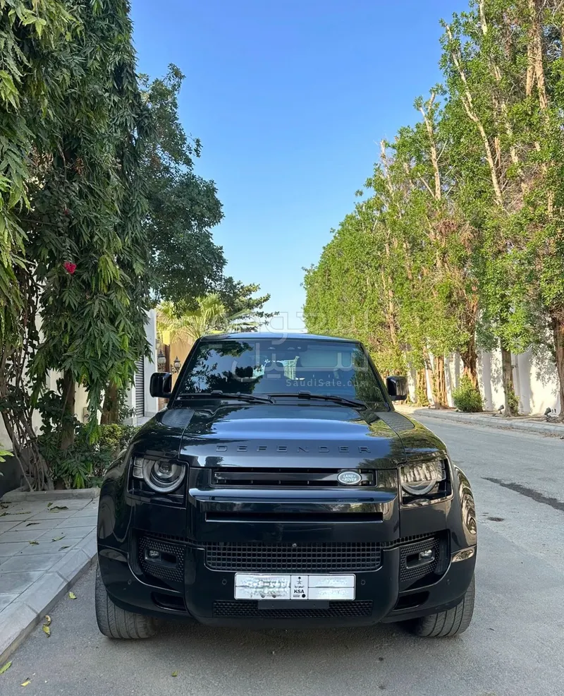 2022 لاند روفر ديفيندر 90