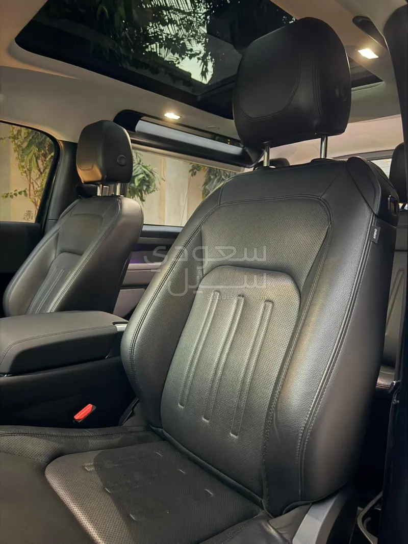 2022 لاند روفر ديفيندر 90