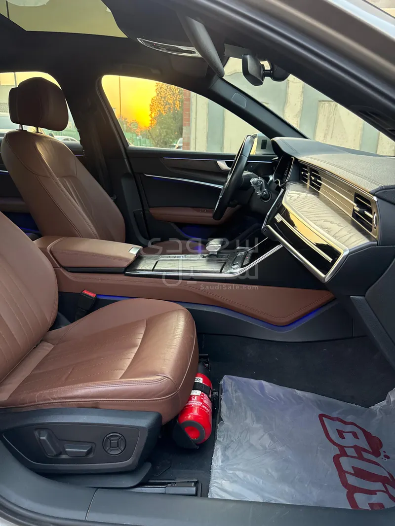 2019 اودي اي 6 اس لاين