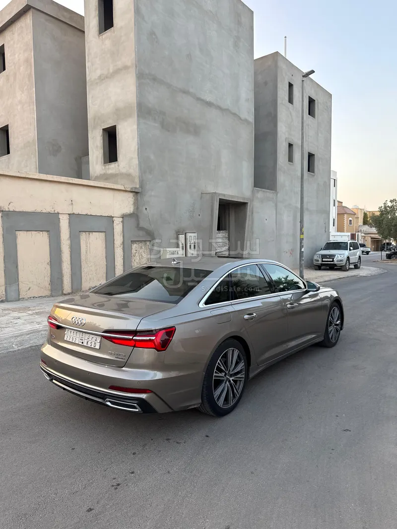 2019 اودي اي 6 اس لاين