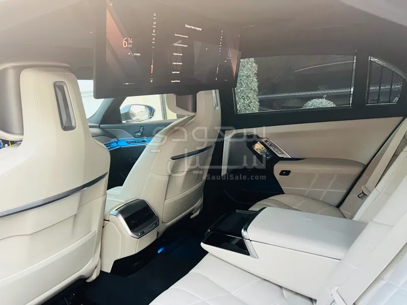 2023 بي ام دبليو الفئة السابعة 735 إل أي