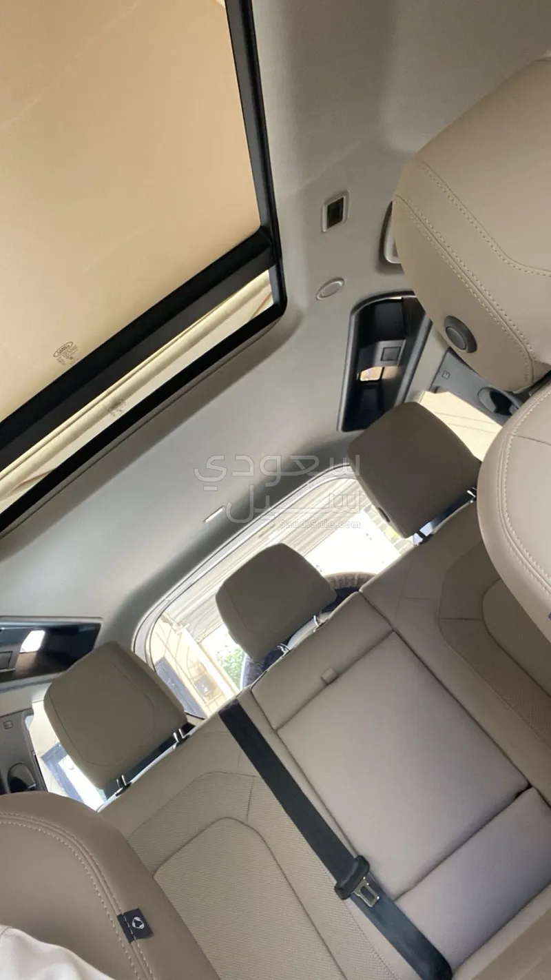 2024 لاند روفر ديفيندر اس اي