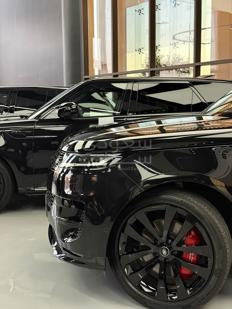 2025 لاند روفر رينج روفر سبورت اتش اس اي