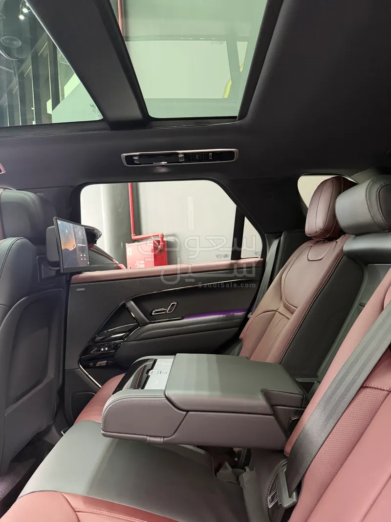 2025 لاند روفر رينج روفر سبورت اتش اس اي