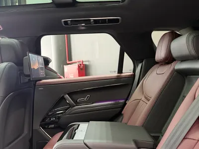 2025 لاند روفر رينج روفر سبورت اتش اس اي