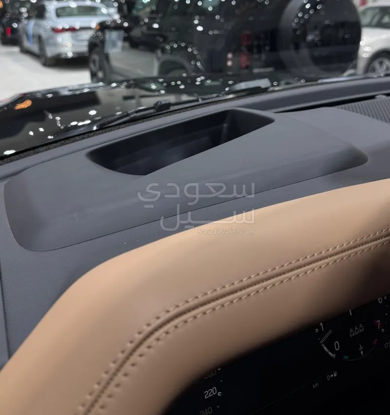 2025 لاند روفر ديفيندر اكس 110