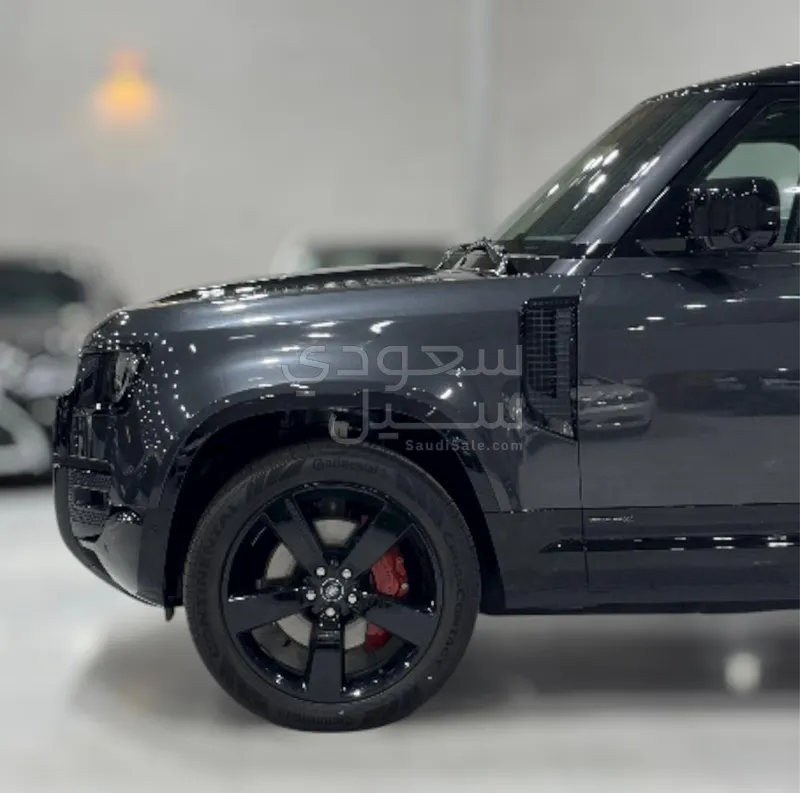 2025 لاند روفر ديفيندر اكس 110