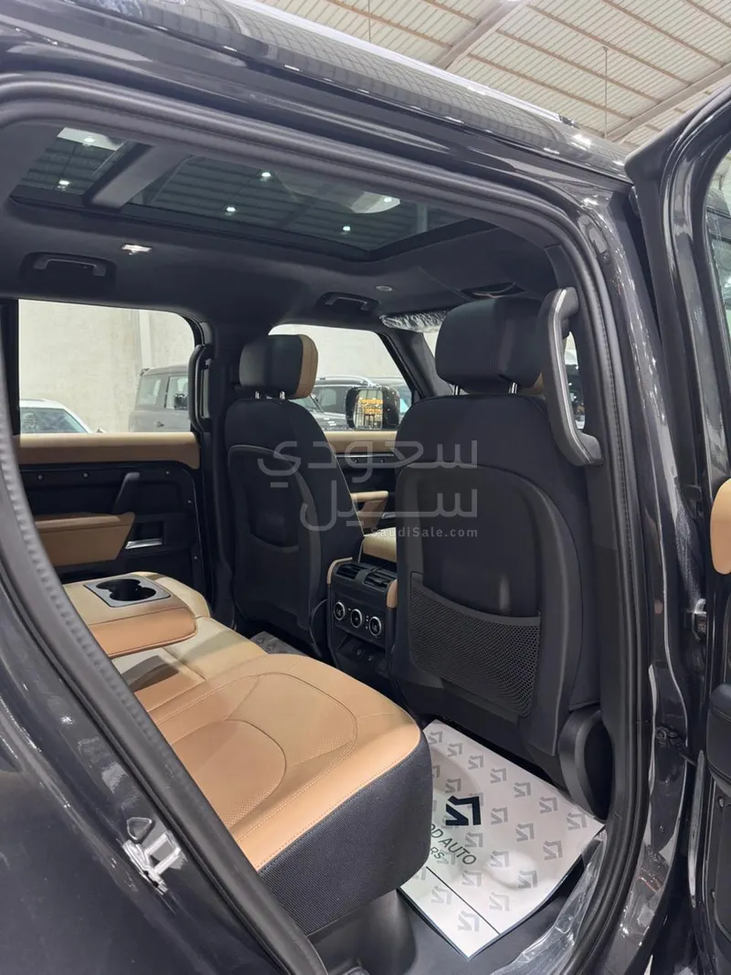2025 لاند روفر ديفيندر اكس 110