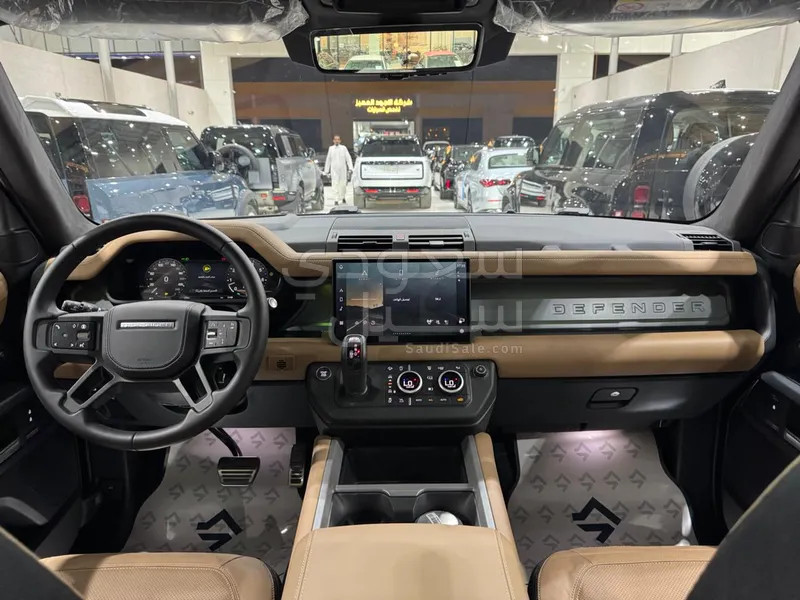 2025 لاند روفر ديفيندر اكس 110