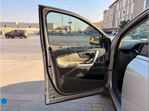 2014 فورد ادج ليميتد