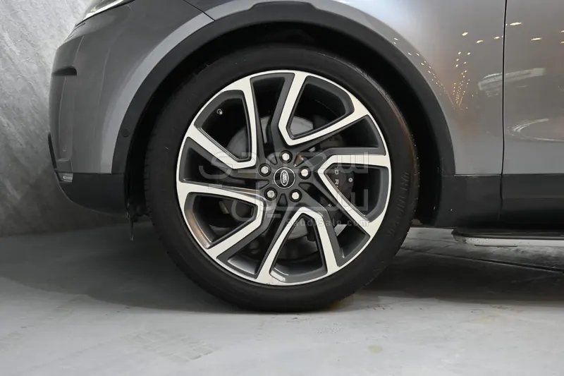 2020 لاند روفر ديسكفري