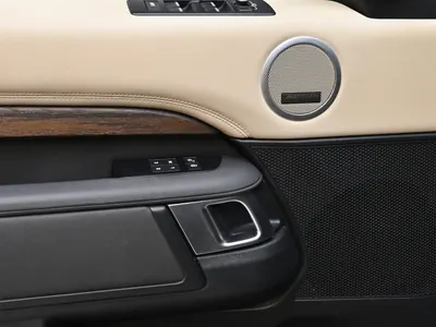 2020 لاند روفر ديسكفري