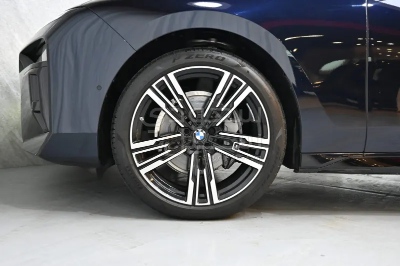 2026 بي ام دبليو الفئة السابعة 735أي