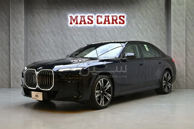 2026 بي ام دبليو الفئة السابعة 735أي