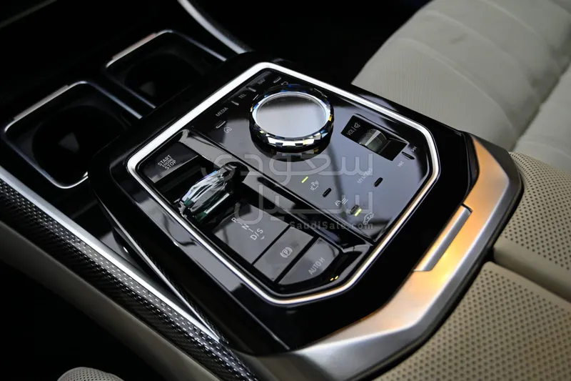 2026 بي ام دبليو الفئة السابعة 735أي