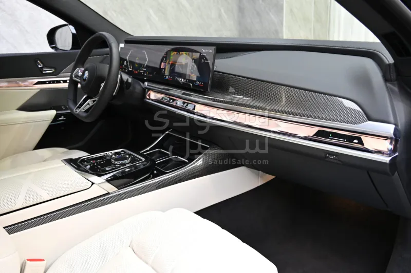 2026 بي ام دبليو الفئة السابعة 735أي