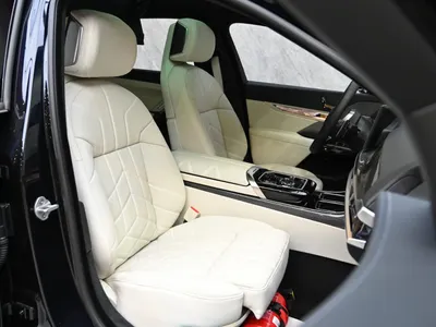 2026 بي ام دبليو الفئة السابعة 735أي