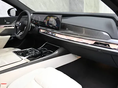 2026 بي ام دبليو الفئة السابعة 735أي