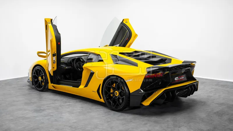 2014 لمبرجيني افنتادور ال بي-700-4