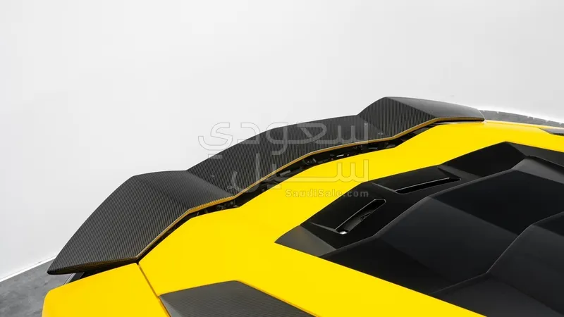 2014 لمبرجيني افنتادور ال بي-700-4