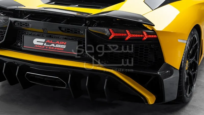 2014 لمبرجيني افنتادور ال بي-700-4