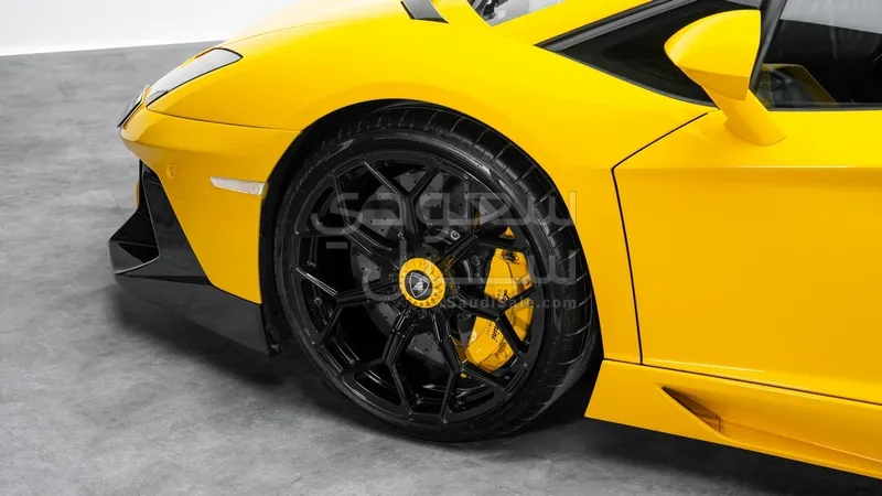 2014 لمبرجيني افنتادور ال بي-700-4