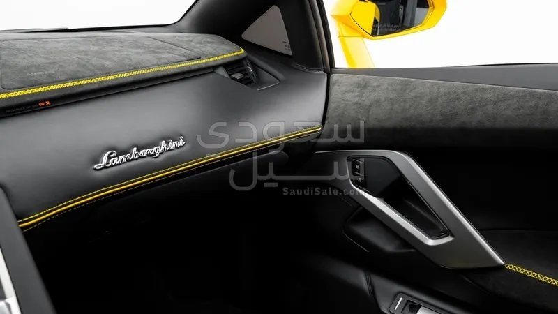 2014 لمبرجيني افنتادور ال بي-700-4