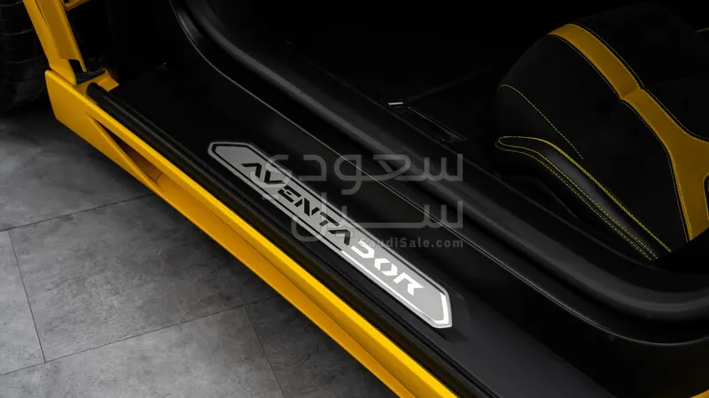 2014 لمبرجيني افنتادور ال بي-700-4